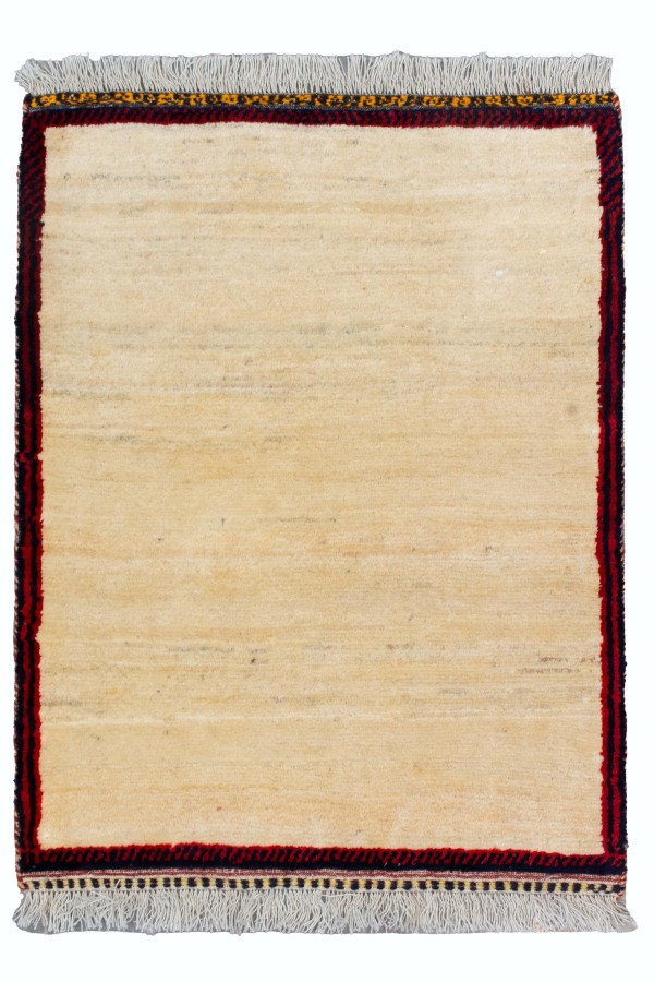 گبه دستباف قشقایی خودرنگ کرم ساده کد 2031 (106 در 86)